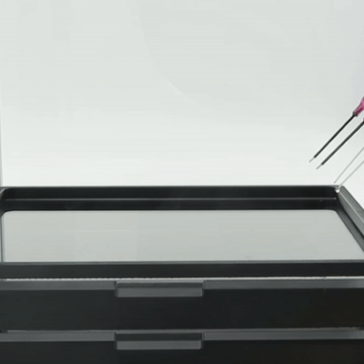 Held in Air detail 4